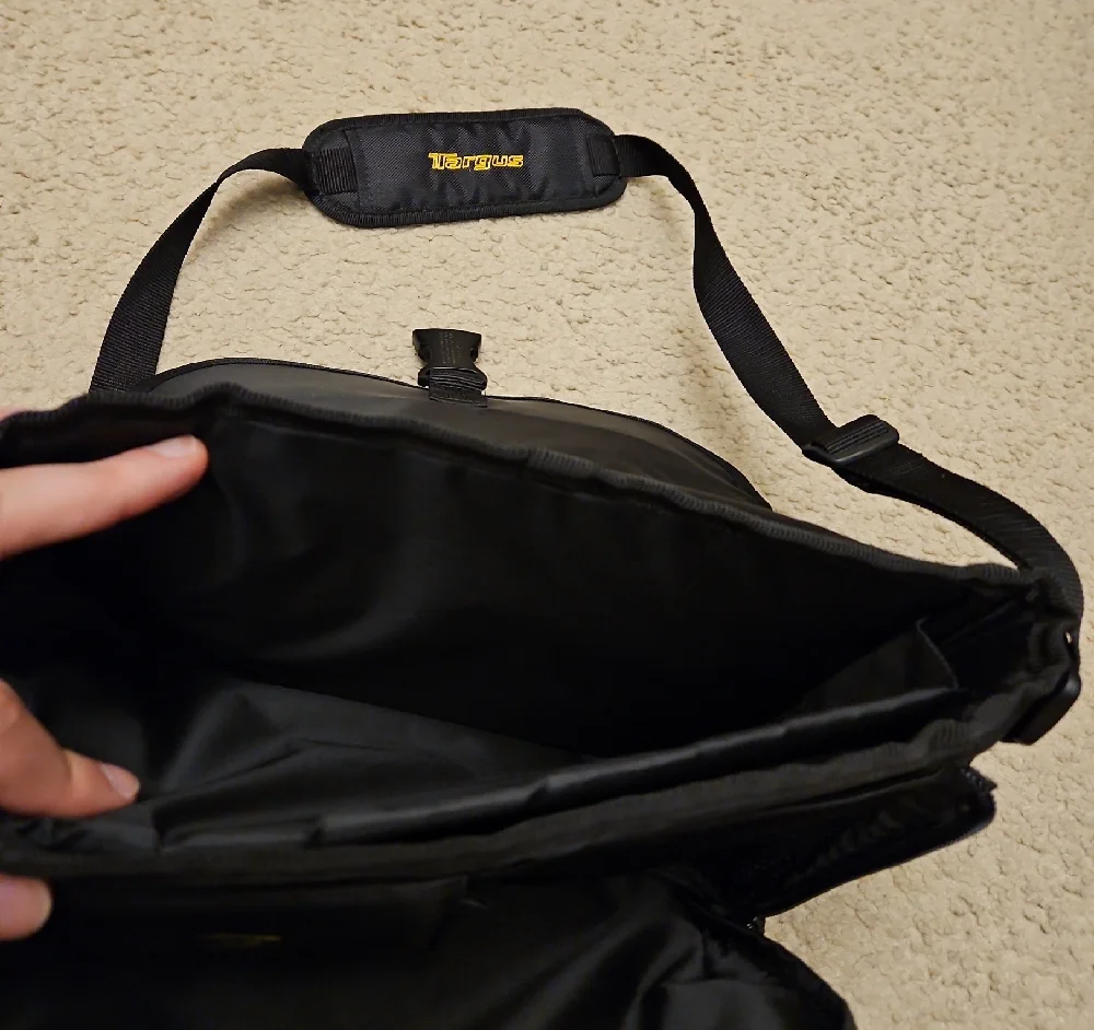 Targus Black and Tan Messenger Bag | Shoulder Bag